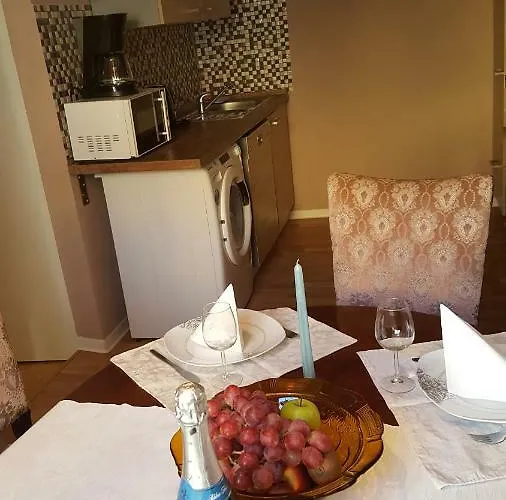 Semesterbostad Emil *